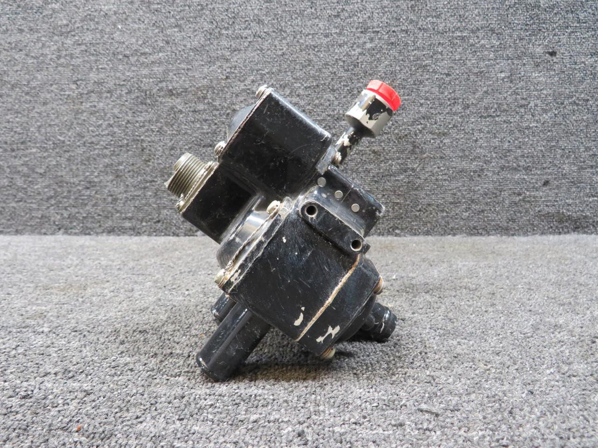 Bendix Airplane Parts & Equipment 38E63-1B Bendix Ejector Distributing Valve (Chipped Connector) (Volts: 28)