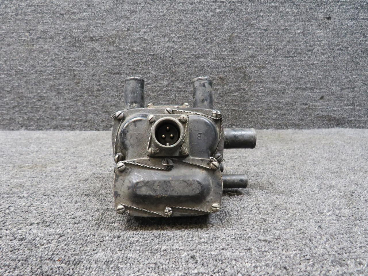 Bendix Airplane Parts & Equipment 1532-3B Bendix Style B De-Icer Distributor Valve (Volts: 28)