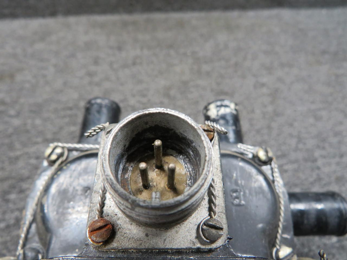 Bendix Airplane Parts & Equipment 1532-3-A Bendix Style A De-Icer Distributor Valve w Brackets (Minor Corrosion)