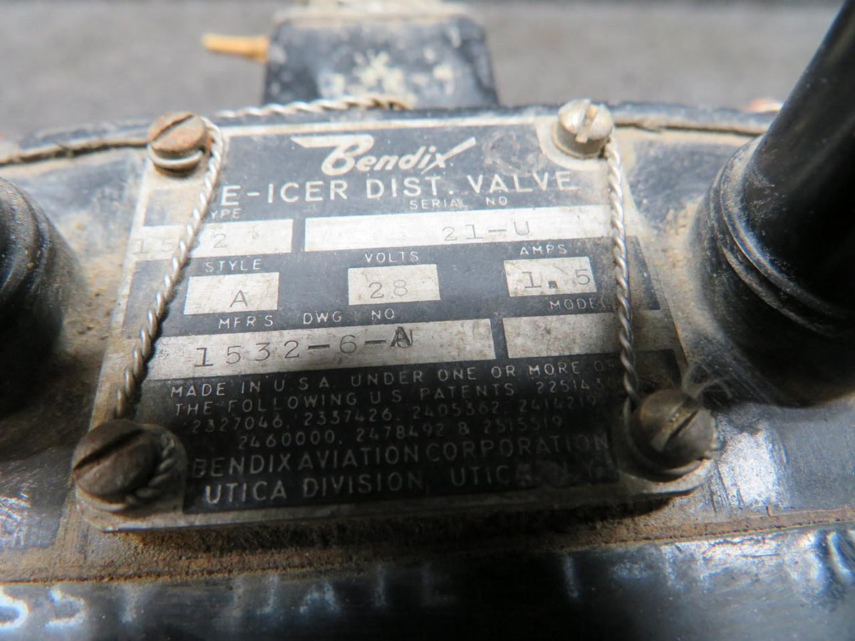 Bendix Airplane Parts & Equipment 1532-6-A Bendix Style A De-Icer Distributor Valve with Connector (Volts: 28)