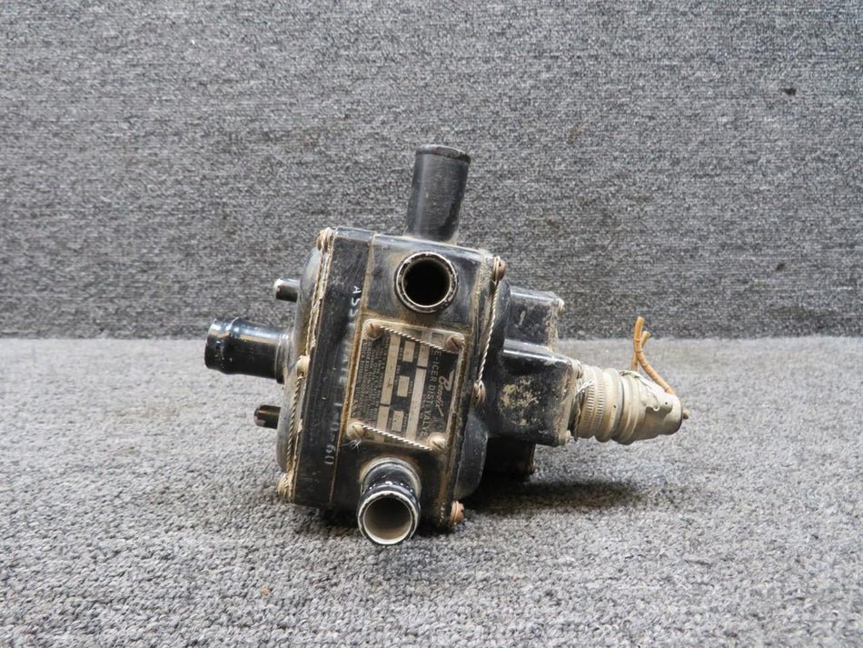 Bendix Airplane Parts & Equipment 1532-6-A Bendix Style A De-Icer Distributor Valve with Connector (Volts: 28)
