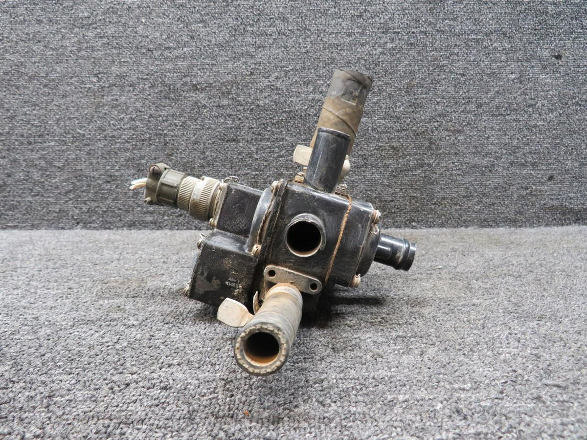 Bendix Airplane Parts & Equipment 1532-3 Bendix Style C De-Icer Distributor Valve with Connector (Volts: 28)