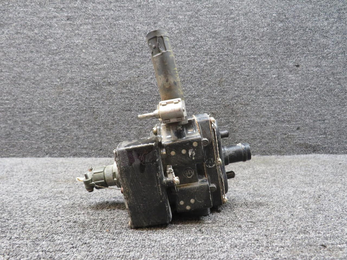 Bendix Airplane Parts & Equipment 1532-3 Bendix Style C De-Icer Distributor Valve with Connector (Volts: 28)