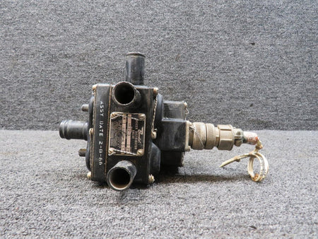 Bendix Airplane Parts & Equipment 1532-3 Bendix Style A De-Icer Distributor Valve with Connector (Volts: 28)