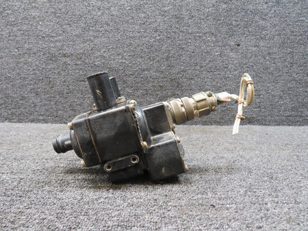 Bendix Airplane Parts & Equipment 1532-3 Bendix Style A De-Icer Distributor Valve with Connector (Volts: 28)