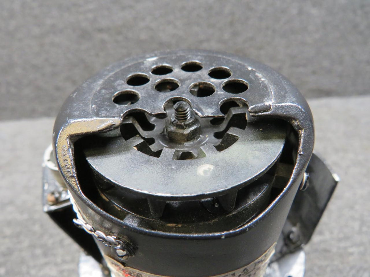 Gates Learjet 2380066-68 Gates Learjet Nose Landing Gear Steering Servo (Damaged Housing)