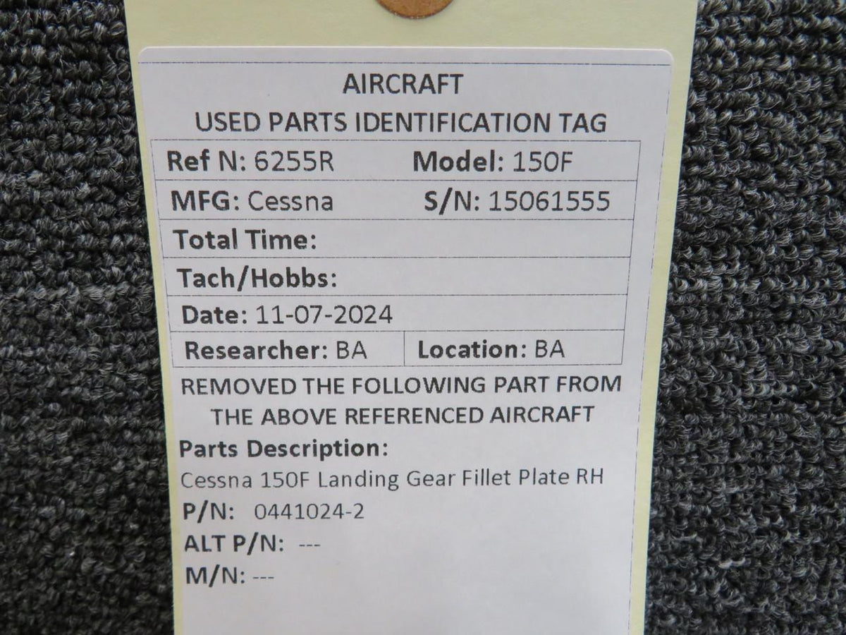 Cessna Aircraft Parts 0441024-2 Cessna 150F Landing Gear Fillet Plate RH