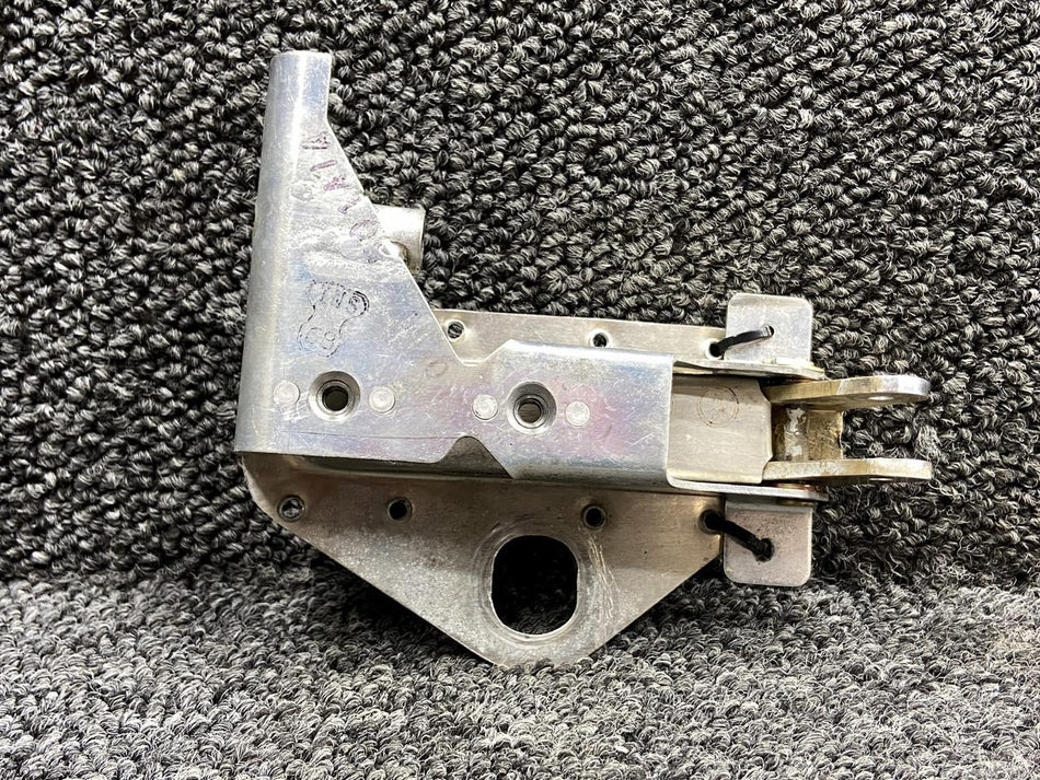 Mooney Aircraft Parts & Accessories 310294-501, 310300-501 Mooney M20K Cabin Door Latch Housing w Handle