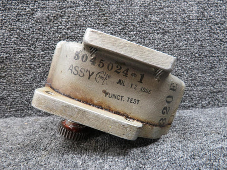 Cessna Aircraft Parts 0894000-2 (Cast: 5045024-1) Cessna Landing Gear Actuator Reduction Unit