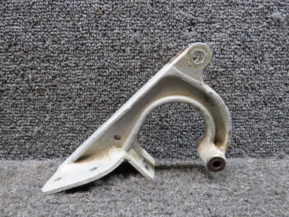 45-815005-2 Beechcraft 95-B55 Main Landing Gear Inbd Door Hinge Assembly RH