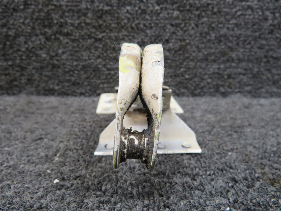 35-815055-116 Beechcraft 95-B55 Main Gear Hinge Assembly Outboard Aft