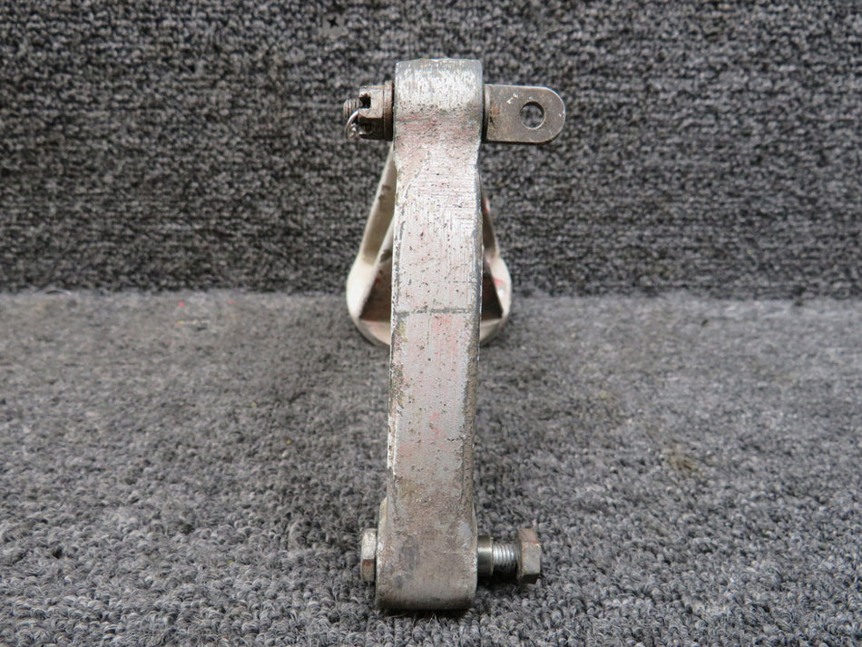 0843538-1 Cessna 310J Nose Gear Door Middle Hinge Assembly