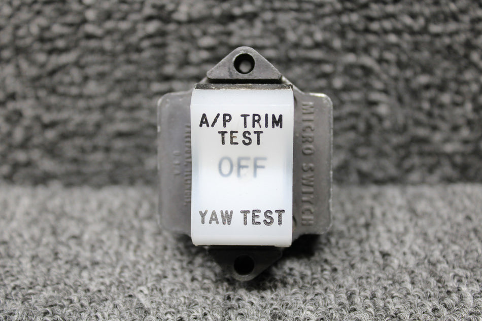 4TP1-70 Und Lab Rocker Switch (AP Trim Test, Yaw Test)