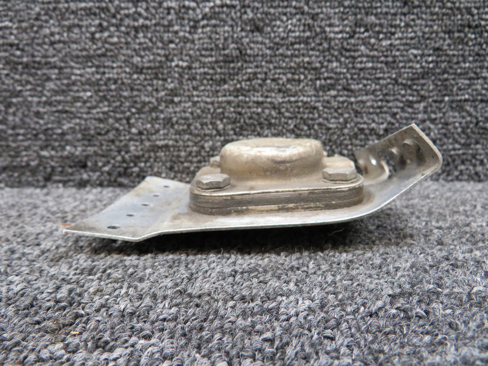 565-251 (Use: H767-K868) Piper PA32RT-300T Cowling Latch Assembly (Bent Mount)