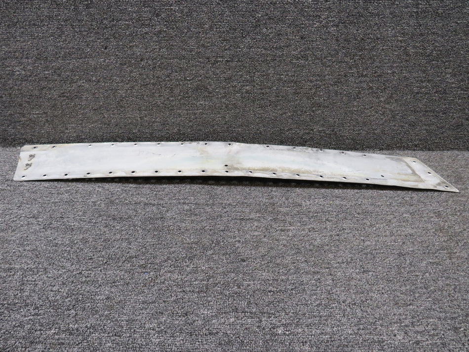 5622013-200 Cessna 414 Upper Center Wing Fairing Strip LH (Worn Paint)