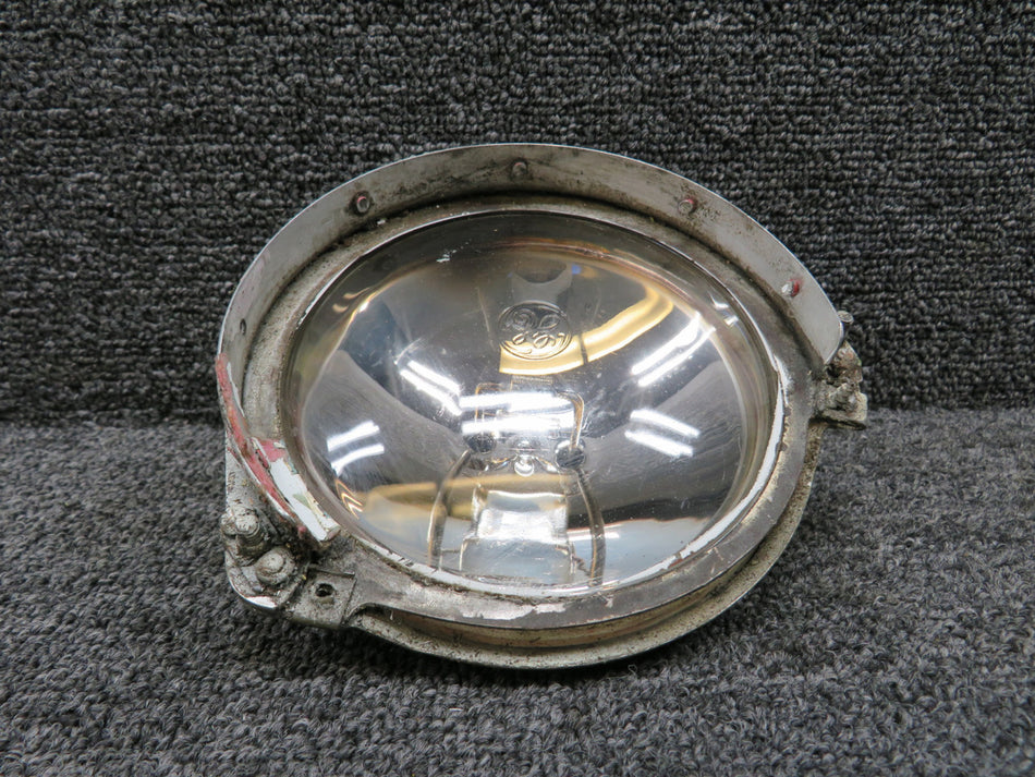 0752644-5, 0752644-1 Cessna 182Q Landing Light Assembly with Bracket RH