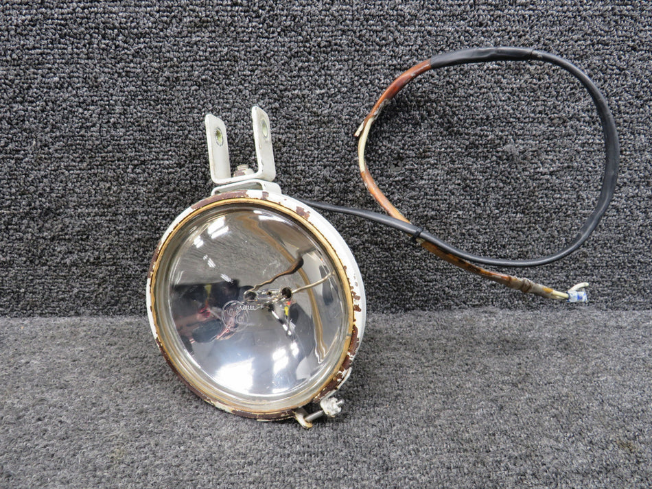 90-360010-5 Beechcraft King Air A100 Nose Gear Landing Light Assembly