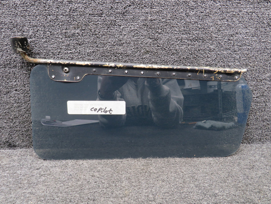 0811819-2 Cessna 310N Sun Visor Assembly RH