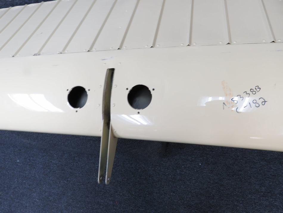 0523901 Cessna C-182 Wing Flap Assembly LH (Dented Edge)