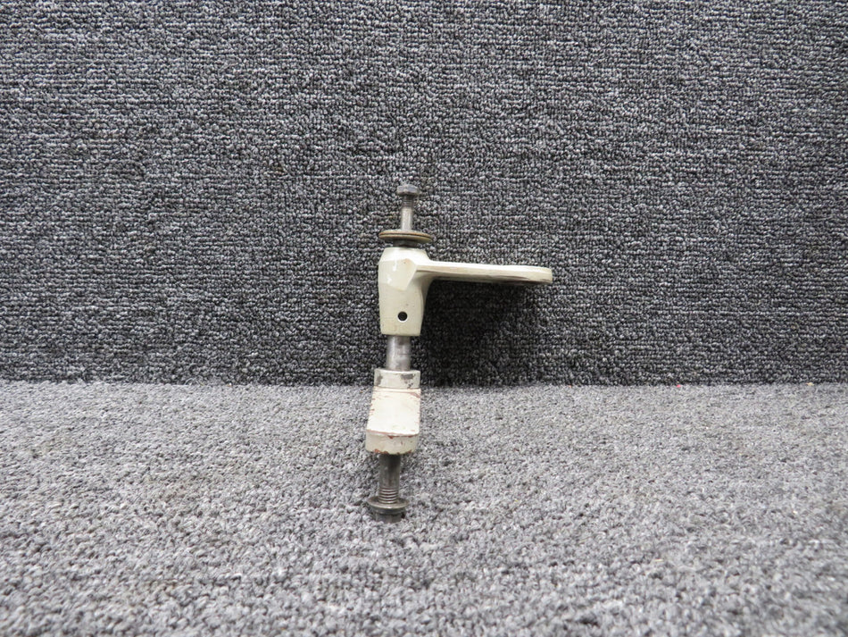 0843500-60 (Use: 5045001-201) Cessna Door Actuator Shaft and Arm Assembly LH