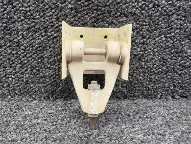 82842-002, 82875-002 (Use: 106709-002) Piper PA46-350 Aileron Drive Yoke Fitting