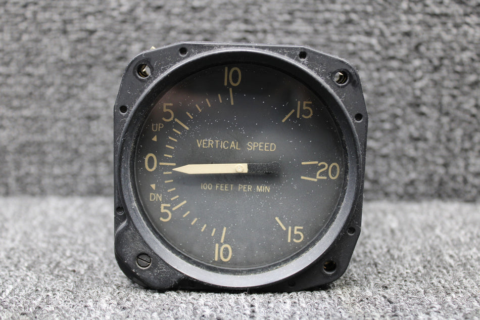 7000-C32 (Alt: C661080-0101) United Inst Vertical Speed Indicator (Sun Haze)