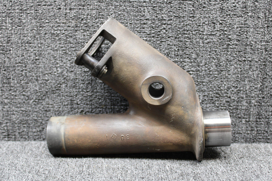 1241610-4 (Use: 1241610-8) Cessna 210L Main Gear Pivot Assy LH or RH (Pitting)
