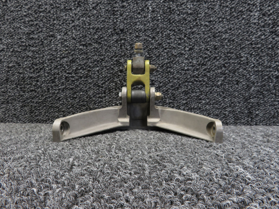 330086 Aero Commander 690B Main Landing Gear Yoke Assembly
