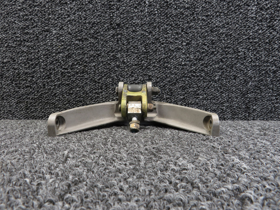 330086 Aero Commander 690B Main Landing Gear Yoke Assembly