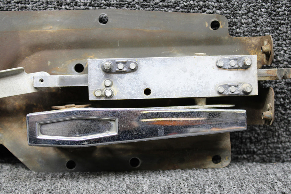 1511205-16 Cessna 210L Cabin Door Latch Assembly LH (Corrosion)