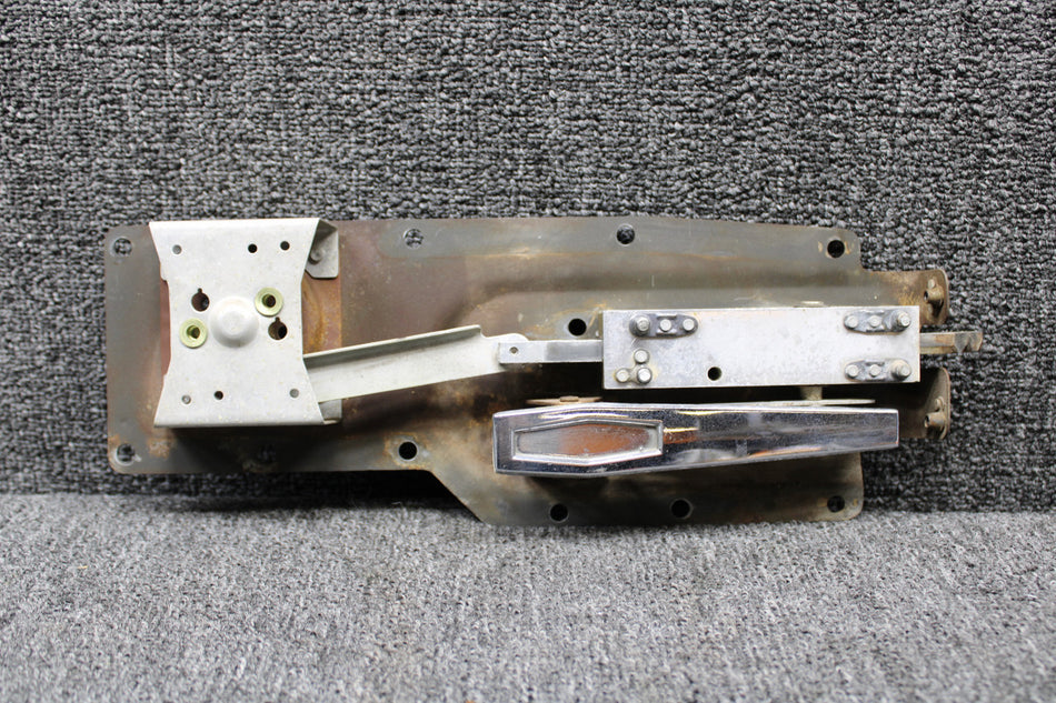 1511205-16 Cessna 210L Cabin Door Latch Assembly LH (Corrosion)
