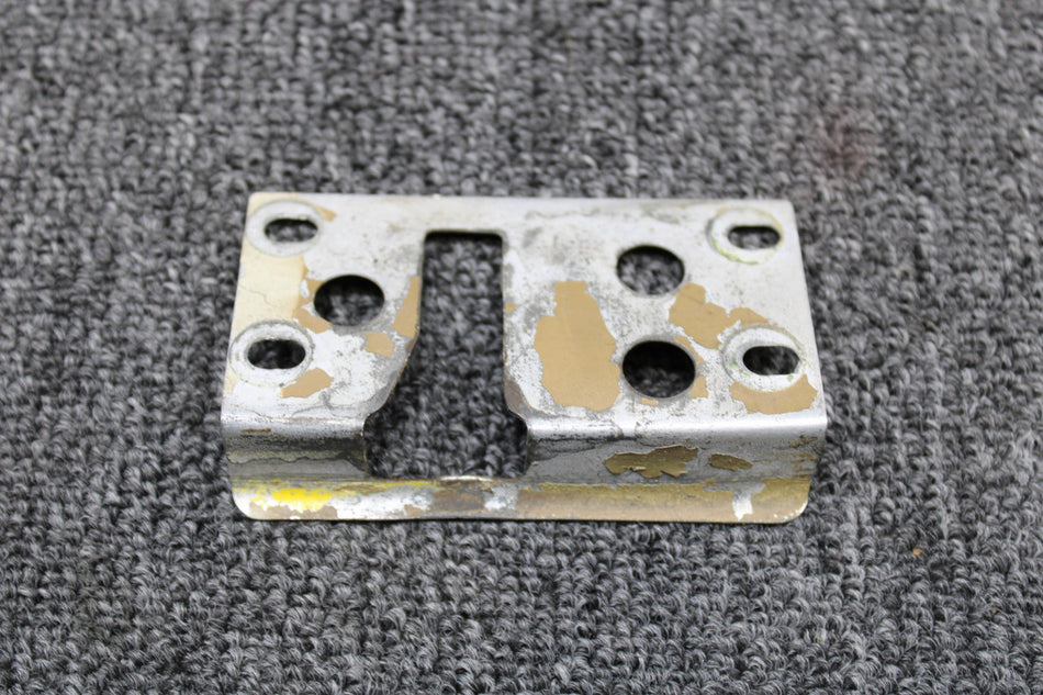 0711695-8 (Use: 0711695-12) Cessna 210L Door Clutch Cover RH