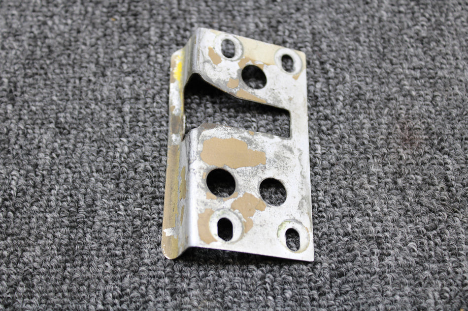 0711695-8 (Use: 0711695-12) Cessna 210L Door Clutch Cover RH