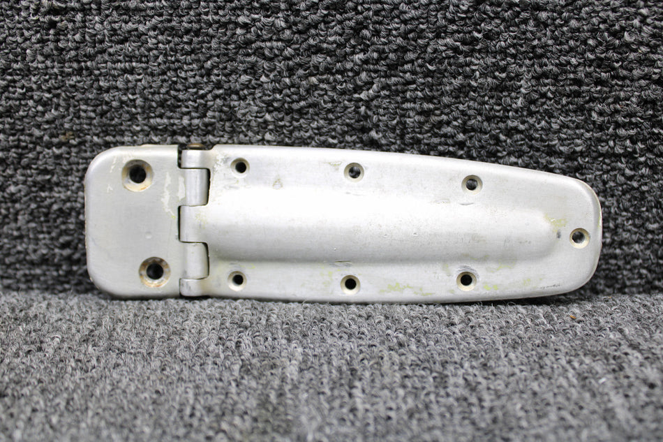 0711037-19, 0711037-21 Cessna 210L Cabin Door Hinge Assy Lower LH (Unpainted)
