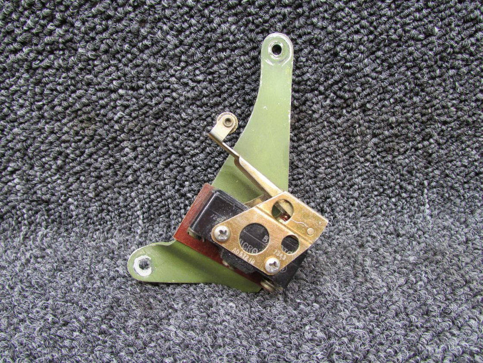 BZ7RT04, 5045028-5 Cessna Switch Nose Gear Down Actuator Limit w Bracket
