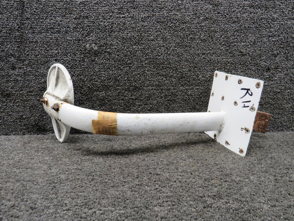 1711017-2, 1510041-1 Cessna 177 Fuselage Step Assembly with Bracket RH (Worn)
