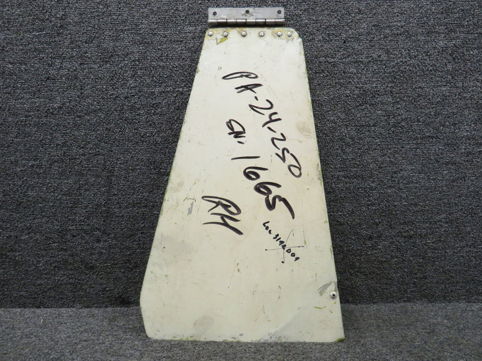 22984-001 Piper PA24-250 Main Landing Gear Door Assembly RH (Worn)