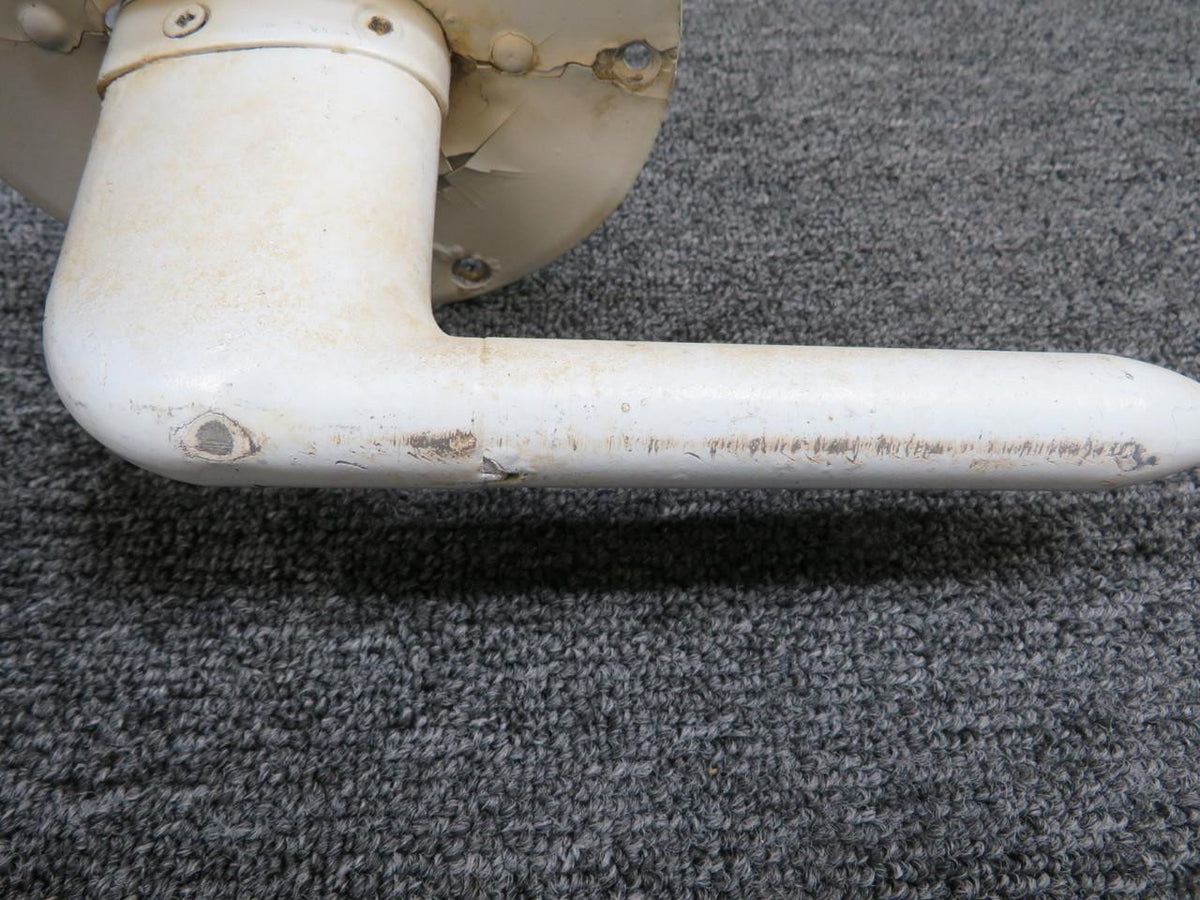Cessna Aircraft Co 0721105-20AGW Cessna A188B Pitot Tube Assembly (Damaged Mount Plate)