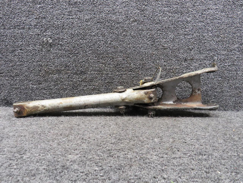 Piper Aircraft Parts 19059-000 Piper PA23-160 Main Landing Gear Drag Assembly with Switch (Worn)
