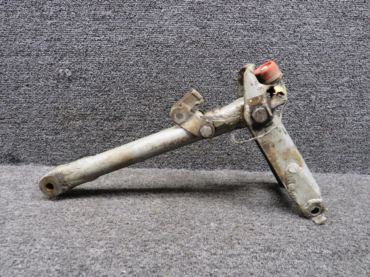 Piper Aircraft Parts 19059-000 Piper PA23-160 Main Landing Gear Drag Assembly with Switch (Worn)