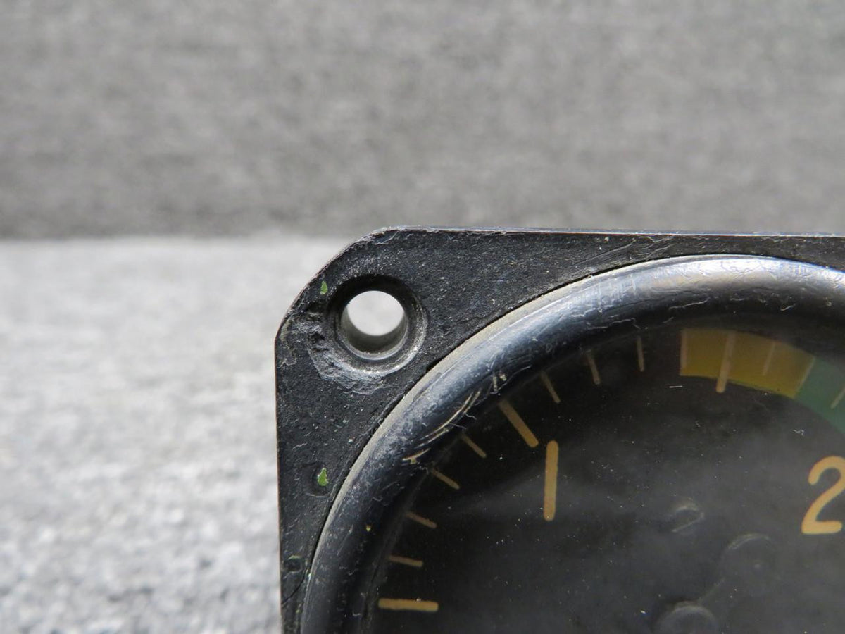 Swearingen 27-81007-3 Swearingen Hydraulic Pressure Indicator (Worn Mount)