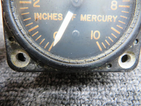 Swearingen 26-86019-1 Swearingen Vacuum Suction Indicator (Worn, Faded Face)