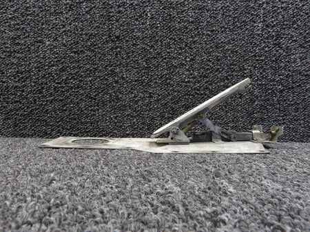 Cessna Aircraft Parts 0711032-2 Cessna 185 Cabin Door Latch