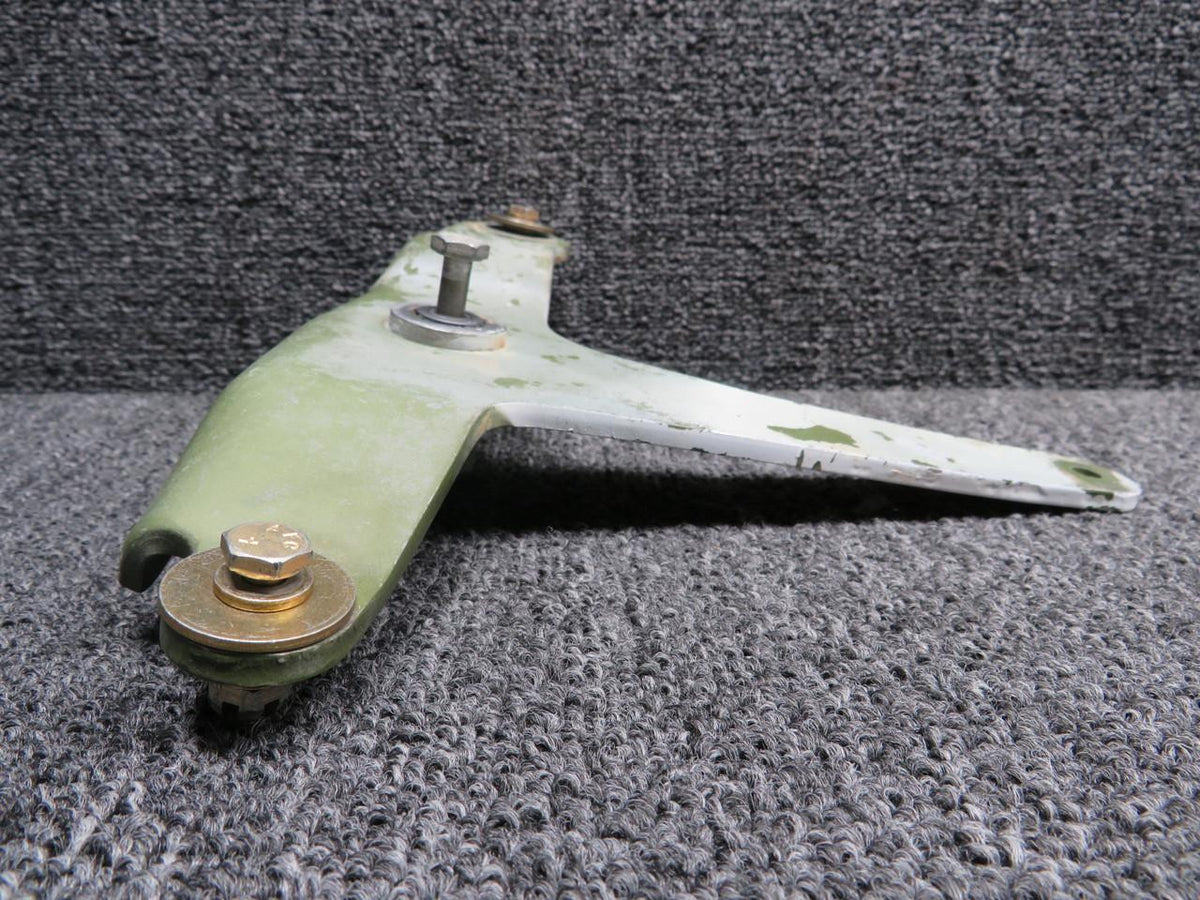Cessna Aircraft Parts 0320107-1 Cessna 195B Aileron Bellcrank Assembly RH
