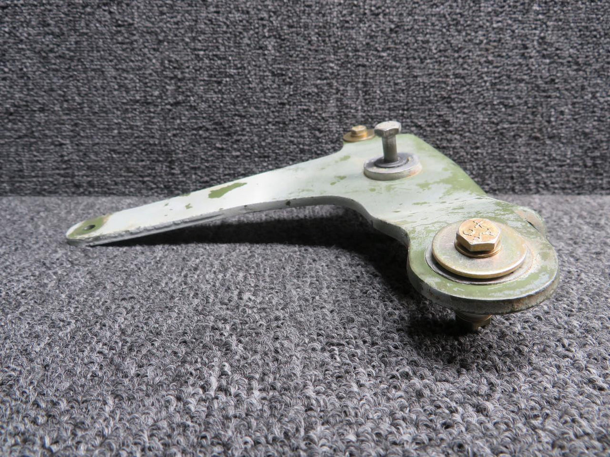 Cessna Aircraft Parts 0320107-1 Cessna 195B Aileron Bellcrank Assembly RH