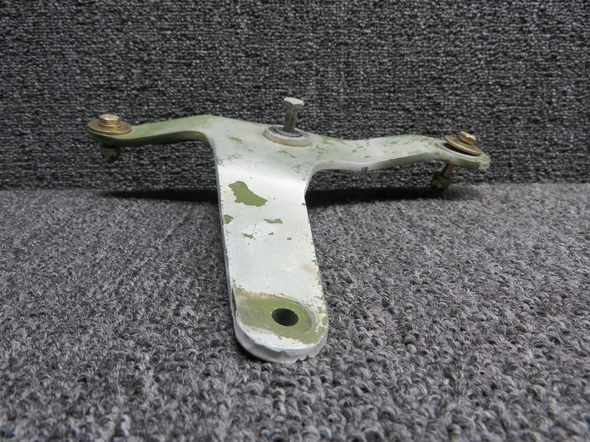 Cessna Aircraft Parts 0320107-1 Cessna 195B Aileron Bellcrank Assembly RH
