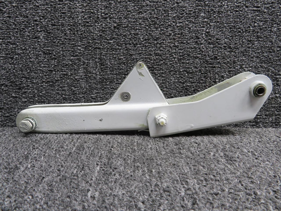 Cessna Aircraft Parts 0320137-3, 0320129-3 Cessna 195B Upper and Lower Flap Control Arm LH or RH