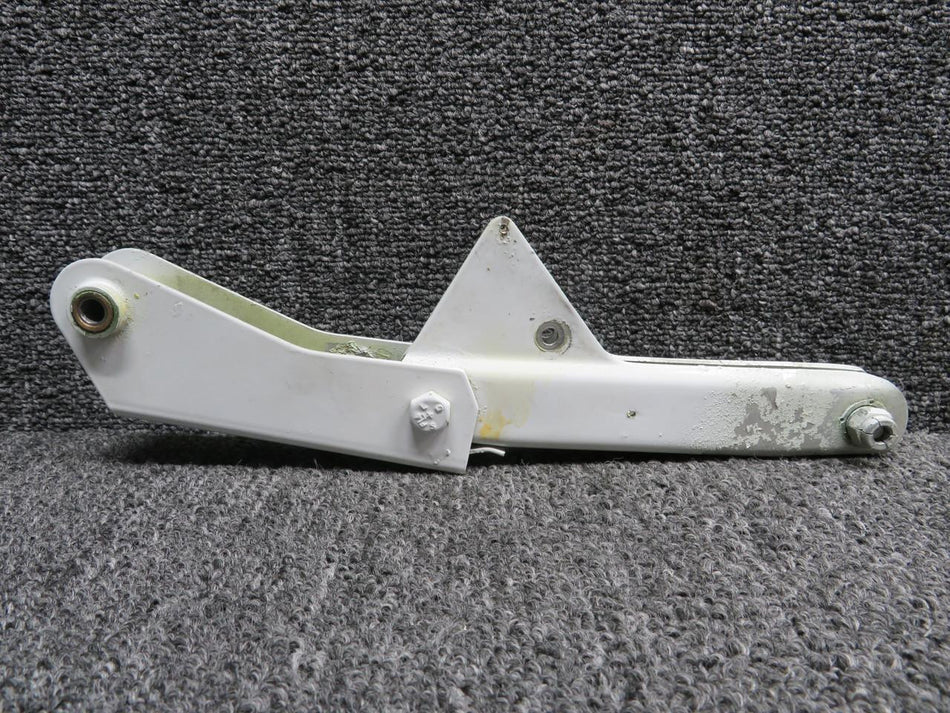 Cessna Aircraft Parts 0320137-3, 0320129-3 Cessna 195B Upper and Lower Flap Control Arm LH or RH