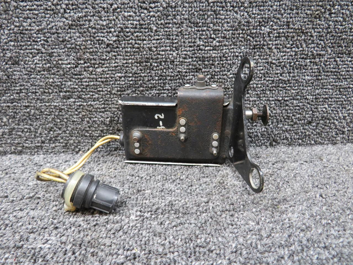 Pratt and Whitney 51059-002 Pratt and Whitney Propeller Electric De-Ice Switch Assembly