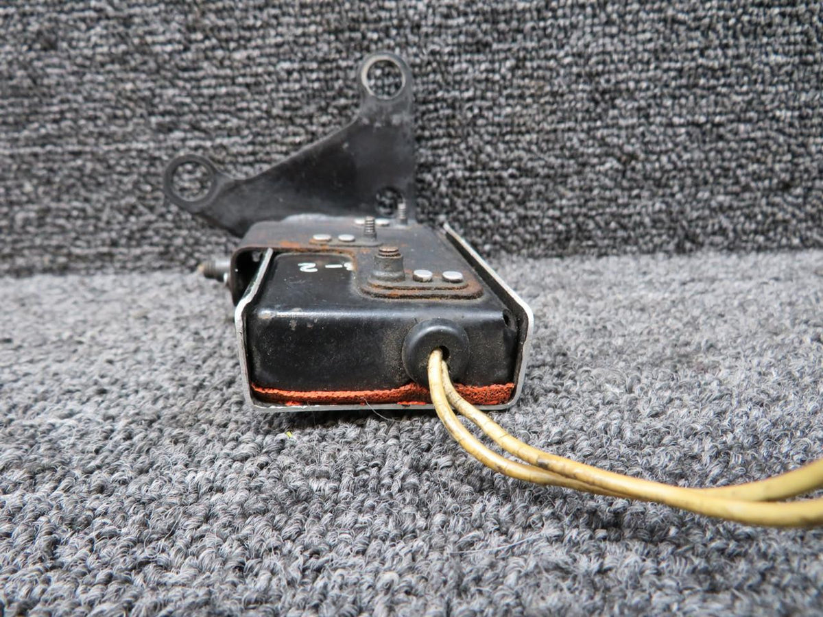 Pratt and Whitney 51059-002 Pratt and Whitney Propeller Electric De-Ice Switch Assembly